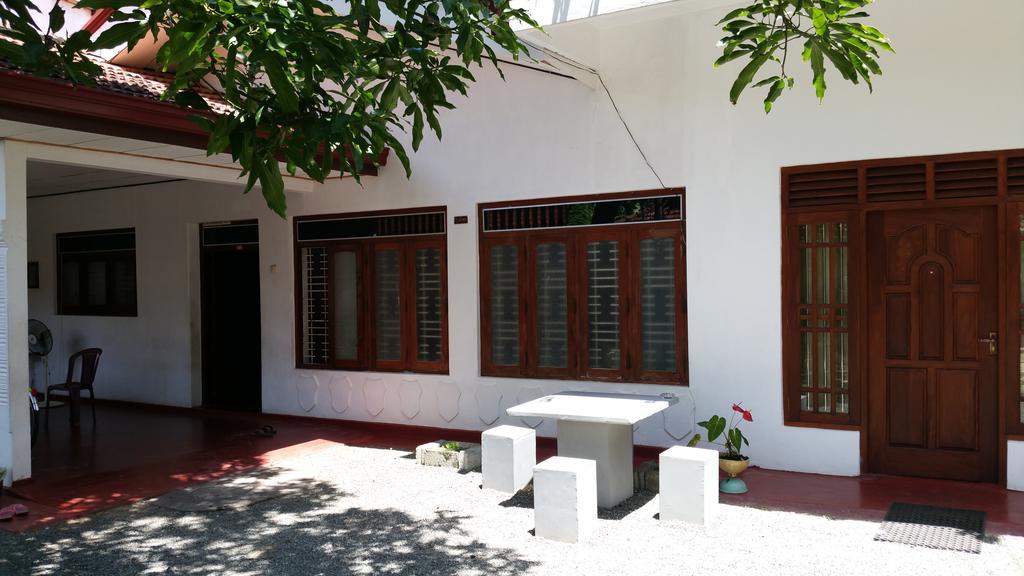 Desitha Family House Mirissa Exterior foto