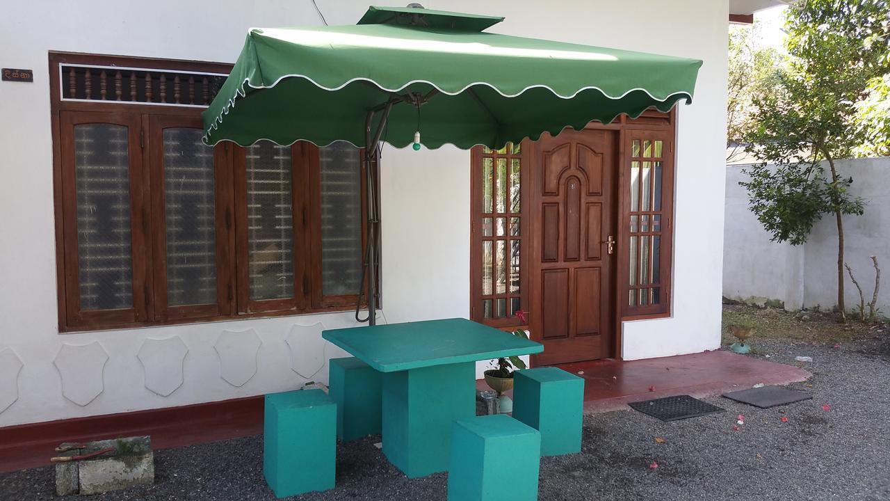 Desitha Family House Mirissa Exterior foto